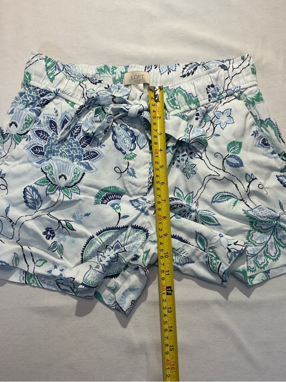 LOFT Outlet Tropical Tie Front Shorts Blue/Gree Floral Print Size 4 Pockets - Picture 4 of 7